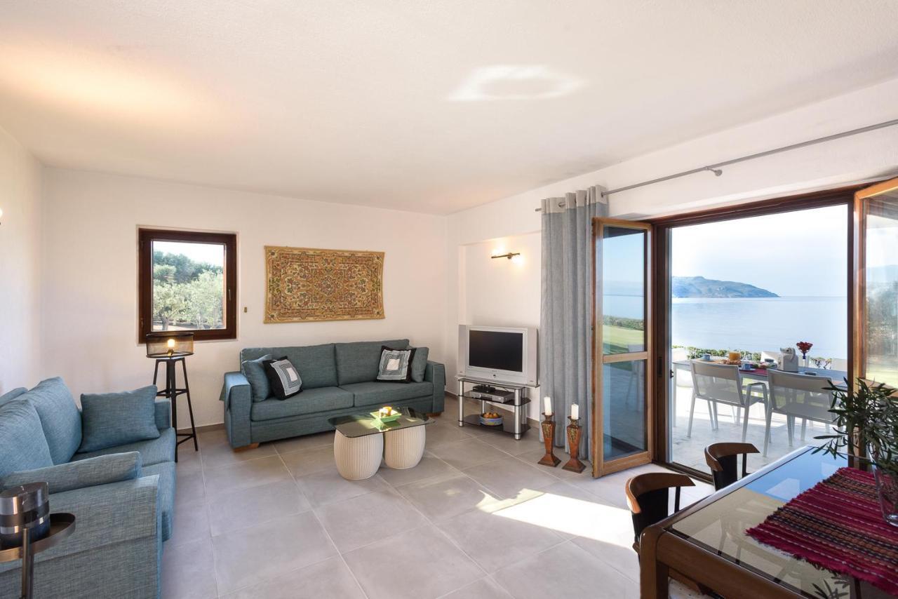 Appartement Finisia House *